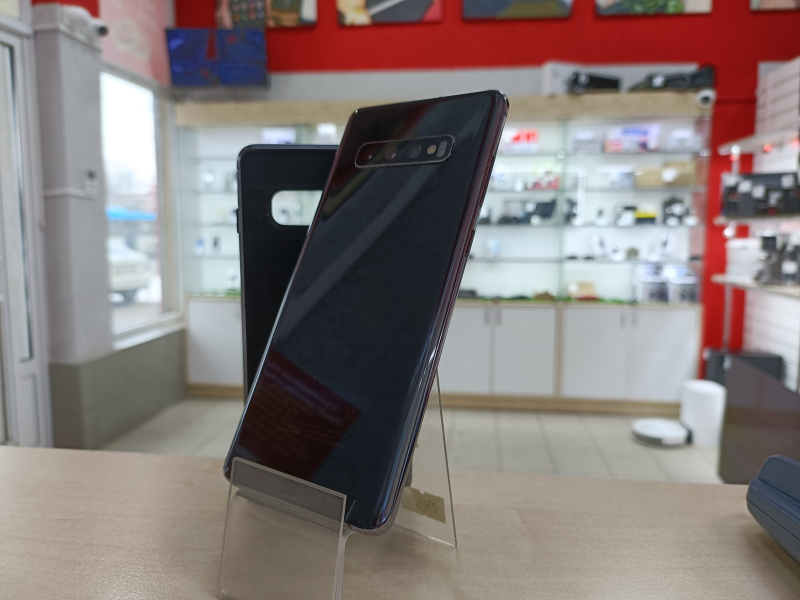 Мобильный телефон Samsung Galaxy S10+