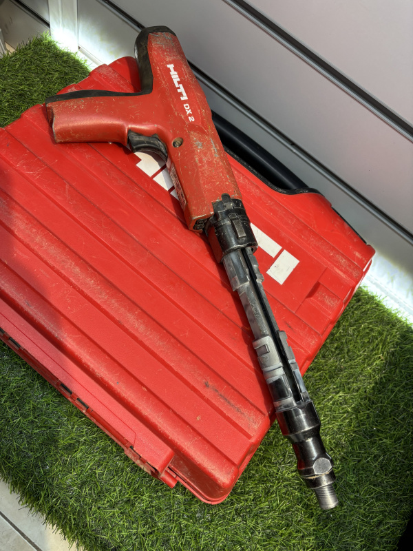 Газовый монтажный пистолет Hilti DX2
