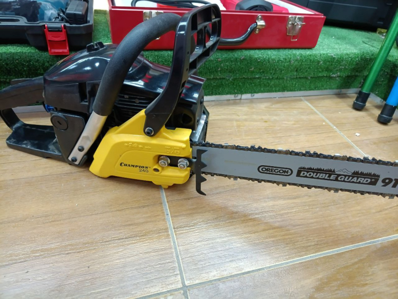 Бензопила Champion 240-16