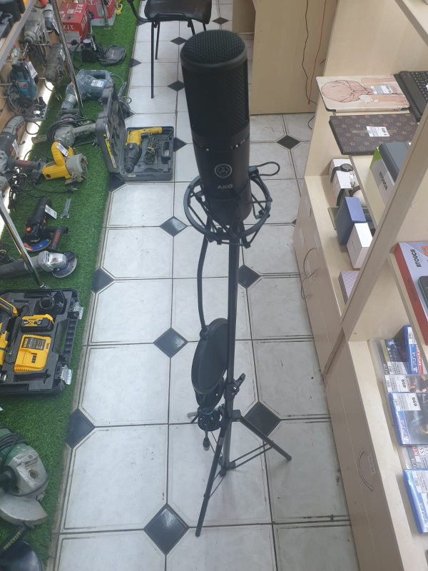 Микрофон AKG P120