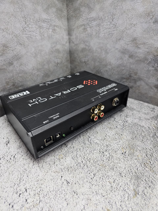 Виниловый проигрыватель Serato Scrach Live