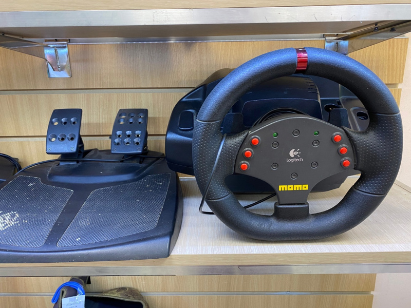 Купить РУЛЬ И ПЕДАЛИ Logitech МОМО Б/У за 0 руб. — состояние 9/10