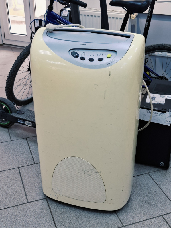 Напольный кондиционер  Carrier Holiday Elite