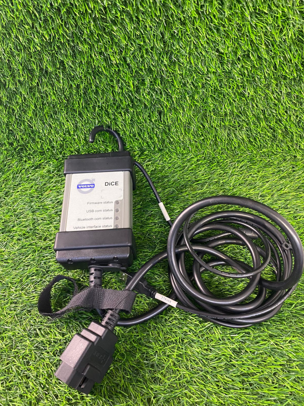 Авто аксессуар Автомобильное зарядное устройство  dice