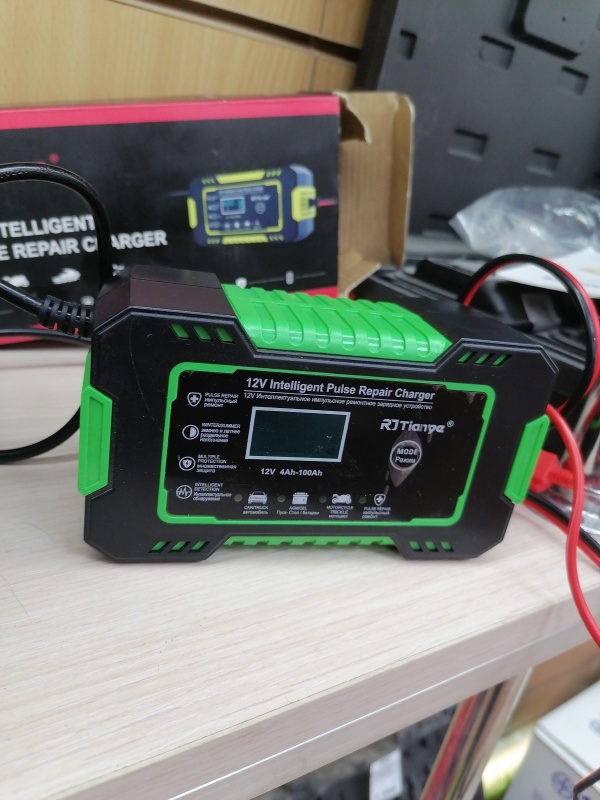 ЗАРЯДНОЕ УСТРОЙСТВО   ДЛЯ АККУМУЛЯТОРОВ 12V