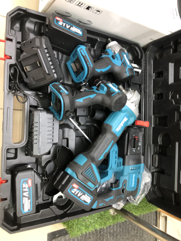 Набор электроинструмента Makita 4 в 1