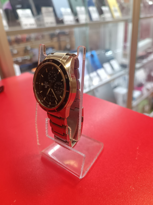 Часы наручные Casio EFR-526D-1A