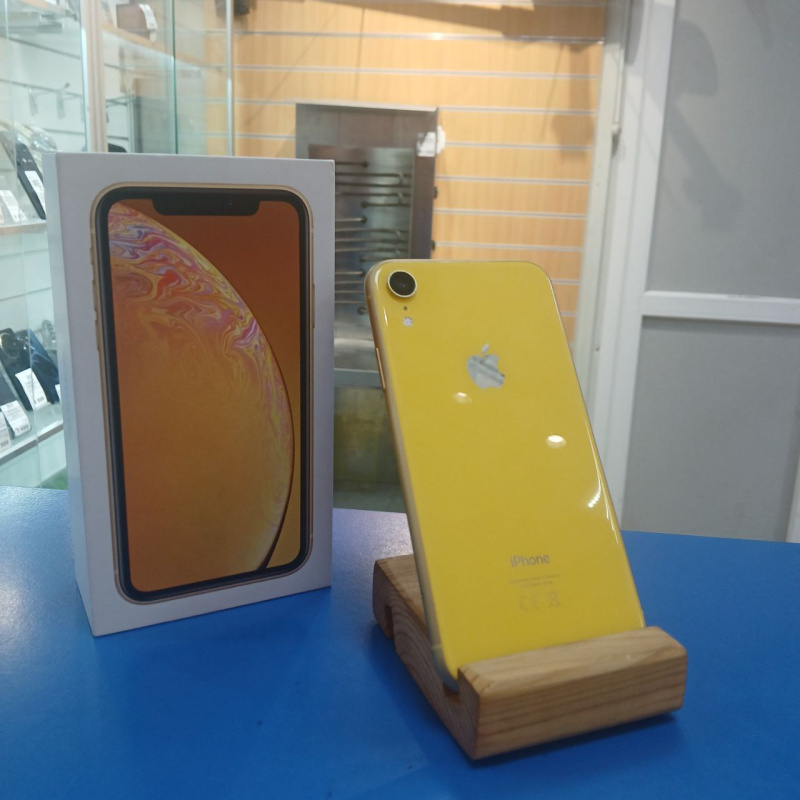 Мобильный телефон Apple iPhone XR