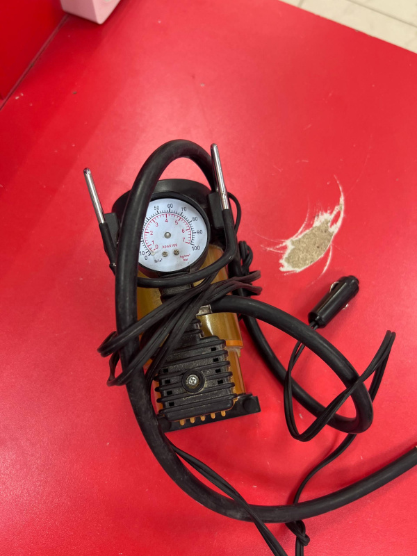 Авто аксессуар Набор автомобилиста 404 NOT FOUND Насос автомобильный 12В