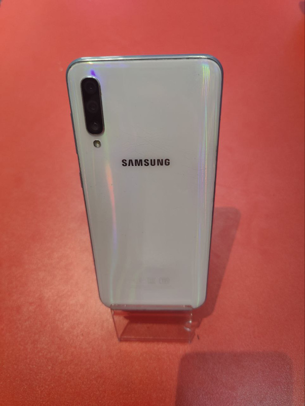 Мобильный телефон Samsung Galaxy A50