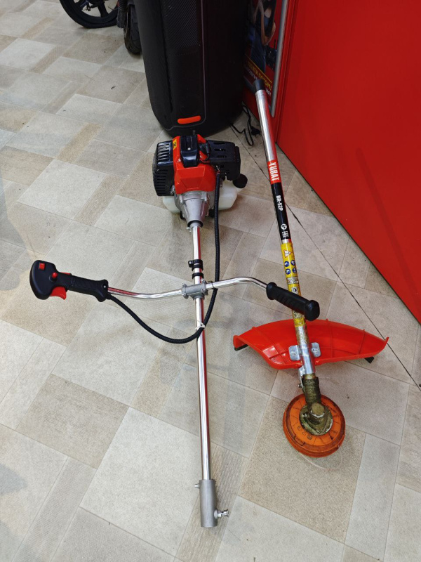 Бензотриммер  YURAT BR-52P