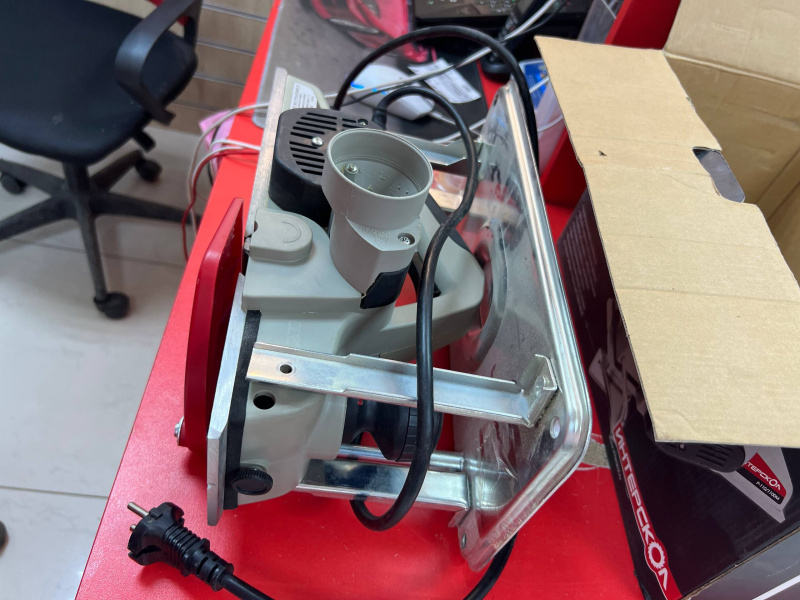 Электрорубанок Интерскол Р-110/1100м