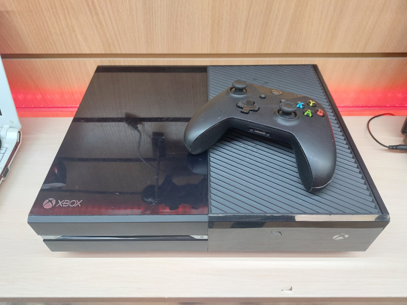 Купить Игровая приставка ПРИСТАВКА Xbox ONE Б/У за 0 руб. — состояние 9/10