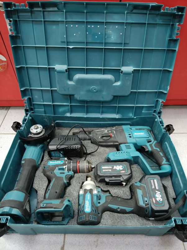 Набор электроинструмента Makita 4В1