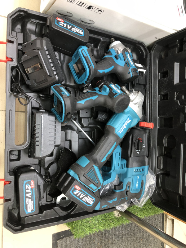 Набор электроинструмента Makita 4 в 1