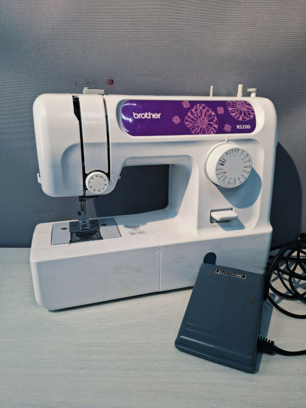 Швейная машина Brother RS-200