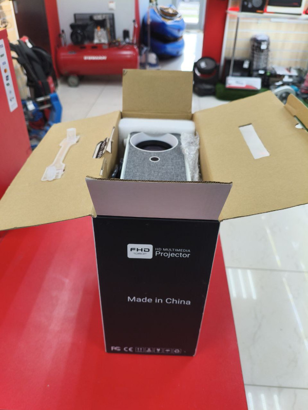 Прожектор Narive 1080p Native 1080p LED FULL HD