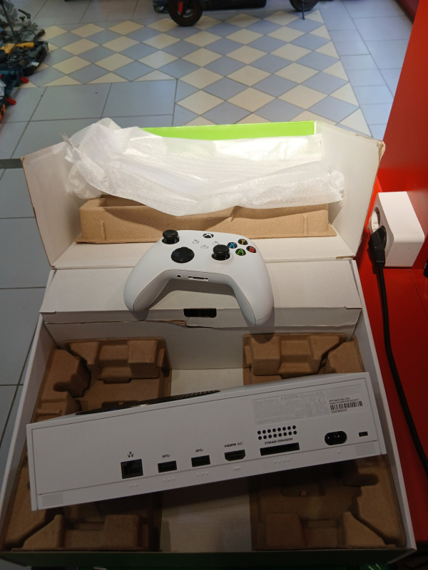 Игровая приставка Xbox Series S