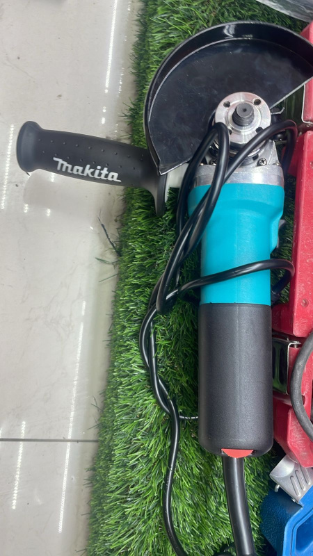 Болгарка Makita GA023GZ
