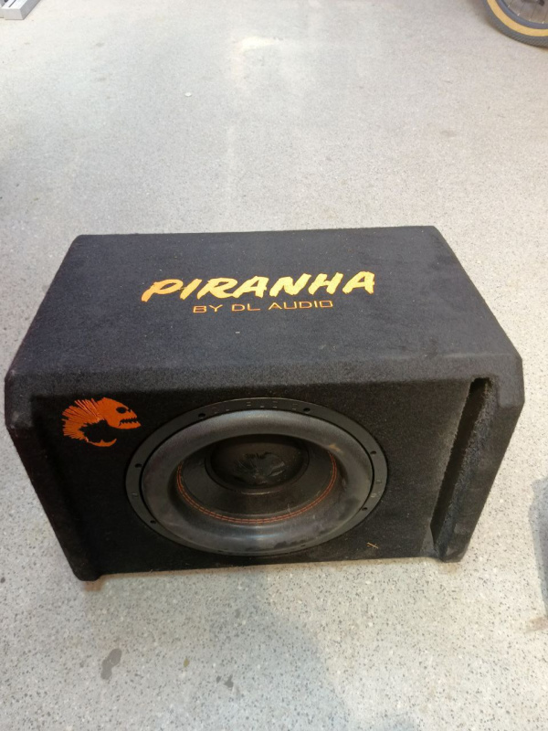 Авто сабвуфер  Piranha 12a v