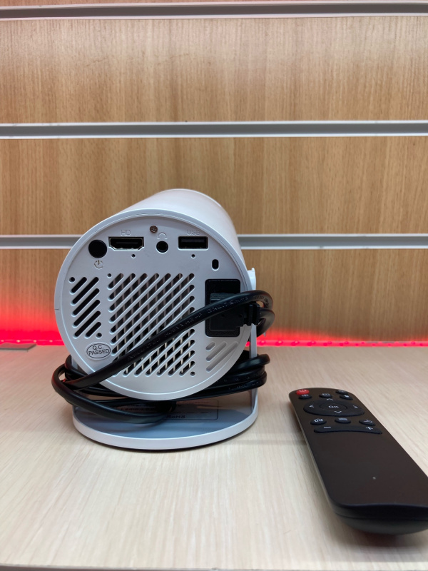 Проектор  hy 300