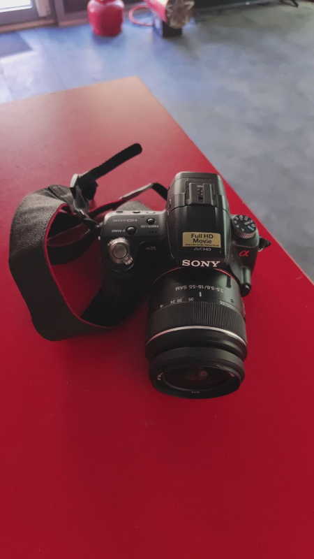 Видеокамера Sony Alpha 35