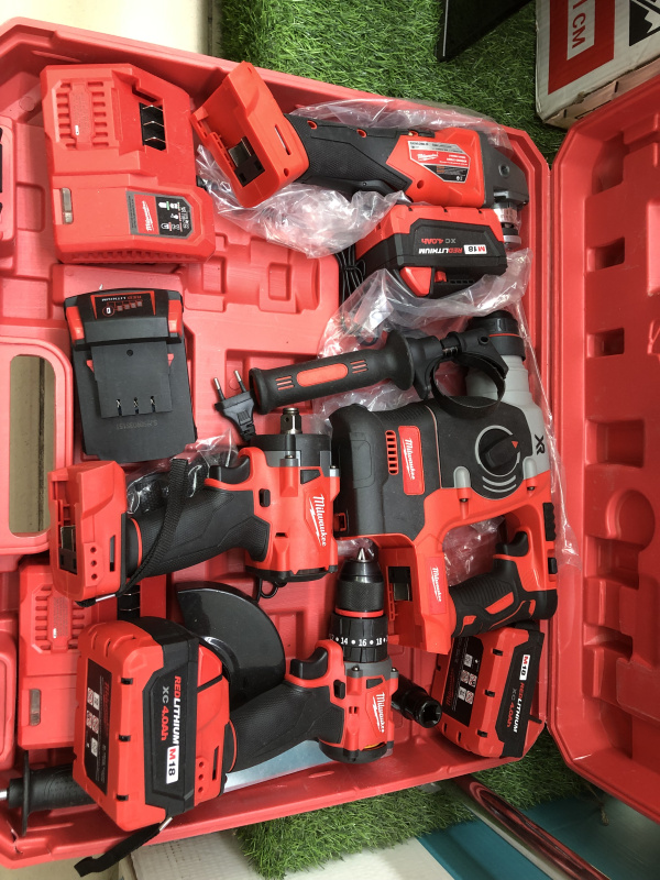 Набор электроинструмента Milwaukee 4 в 1