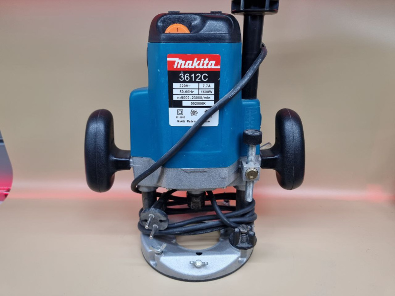 Фрезер Makita 3612C