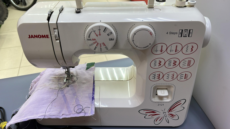 Швейная машина Janome 2121