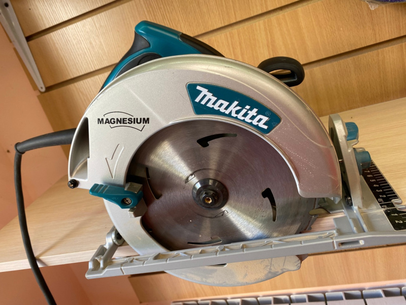 Makita 5008mg. Дисковая пила Makita 5008mgjx2. Подошва дисковой пилы Макита 5008 MG. Основание дисковой пилы Макита 5008 MG.