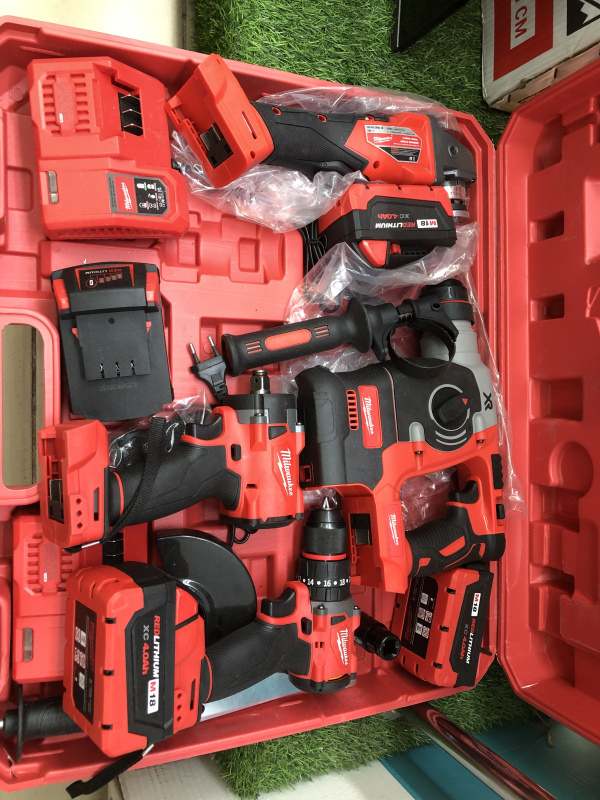 Набор электроинструмента Milwaukee 4 в 1