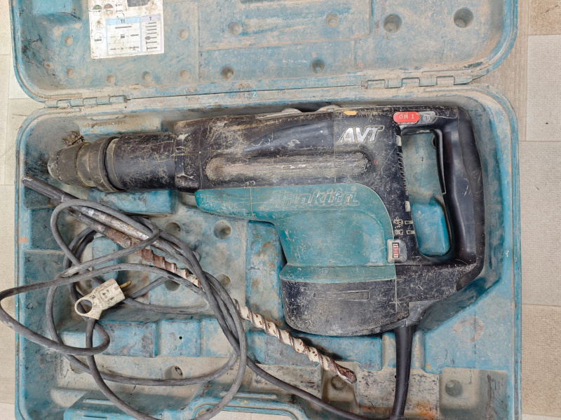 Отбойный молоток Makita HR5210C