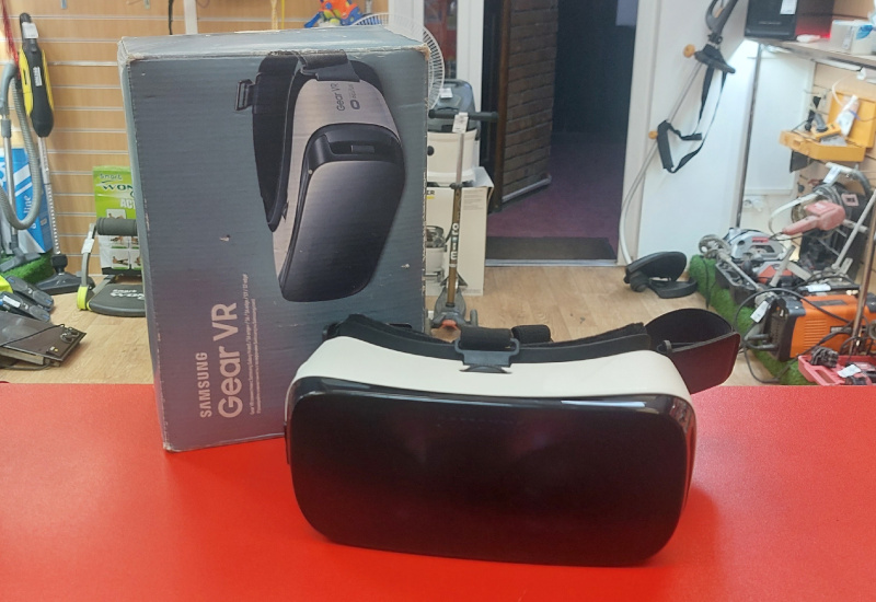 Оргтехника Очки виртуальной реальности Samsung Gear VR