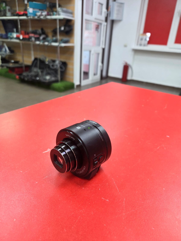 Видеокамера Sony dsc-qx10