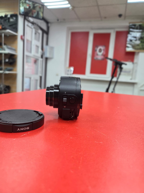 Видеокамера Sony dsc-qx10